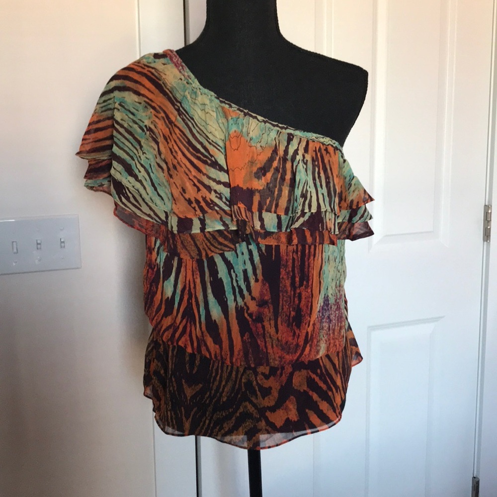 One shoulder multi-tier gathered waist blouse